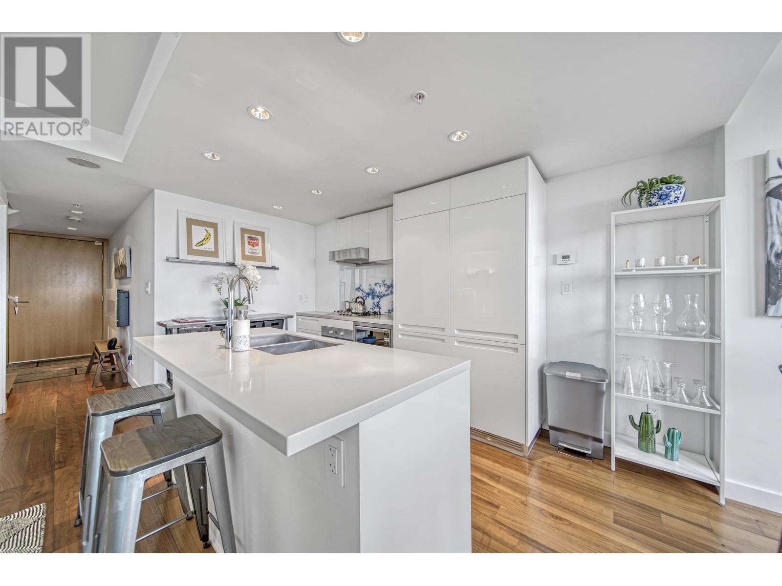 Ph7 188 Keefer Street, Vancouver, British Columbia  V6A 0E3 - Photo 7 - R2977060
