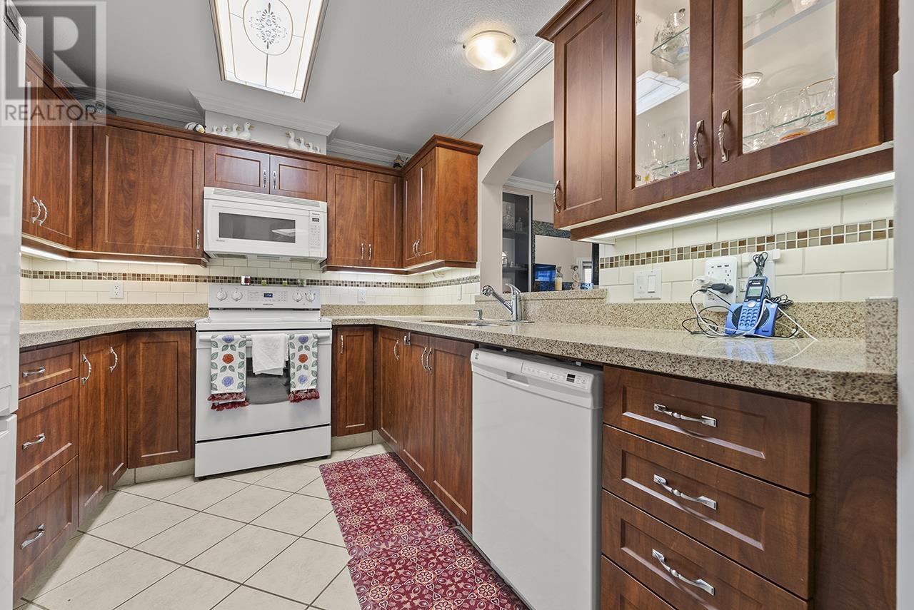 402 2970 Princess Crescent, Coquitlam, British Columbia  V3B 7R5 - Photo 5 - R2984383