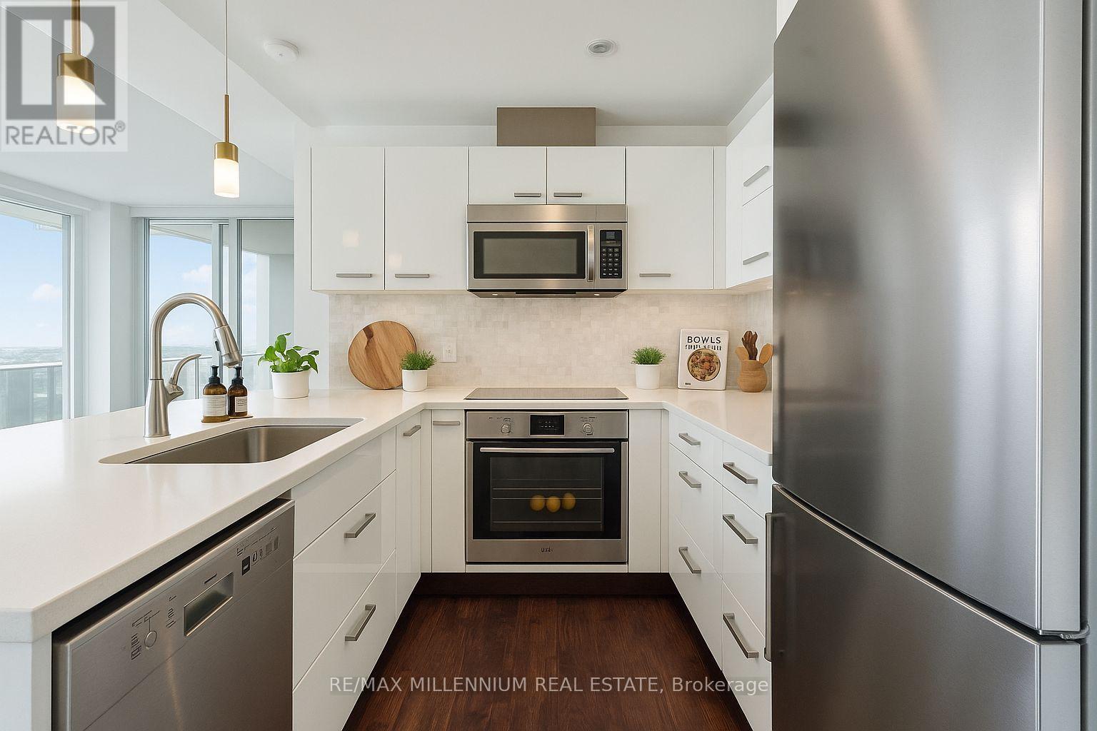 Property at 1616 - 90 PARK LAWN ROAD image 3