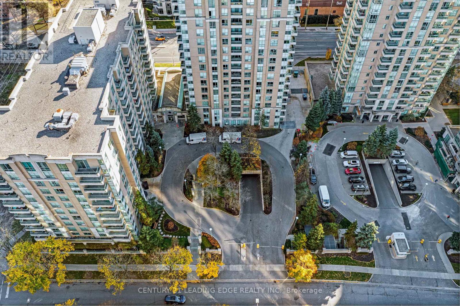 105 - 39 PEMBERTON AVENUE, Toronto, Ontario