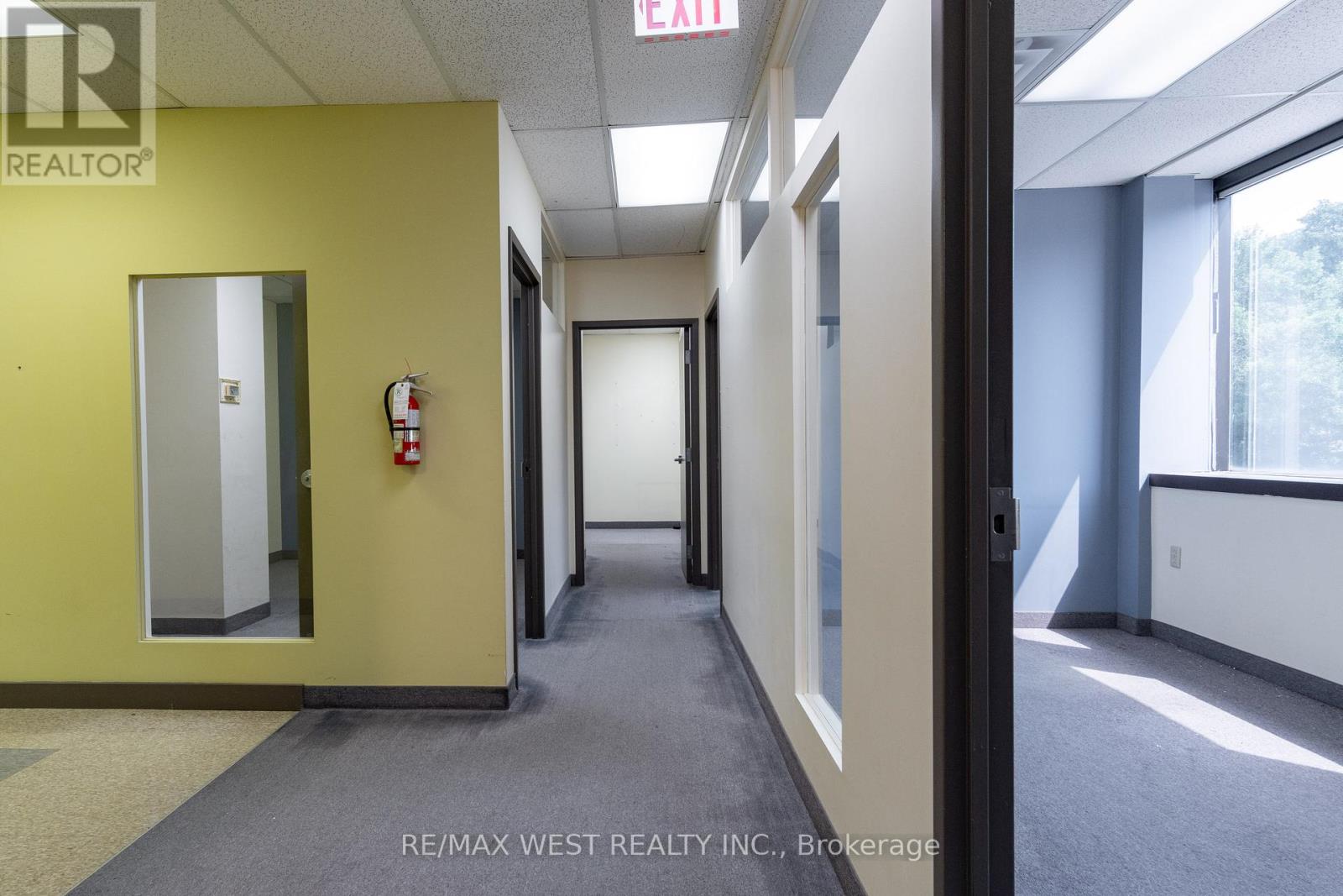 2nd Flr - 1678 Bloor Street W, Toronto, Ontario  M6P 1A9 - Photo 5 - W12055332