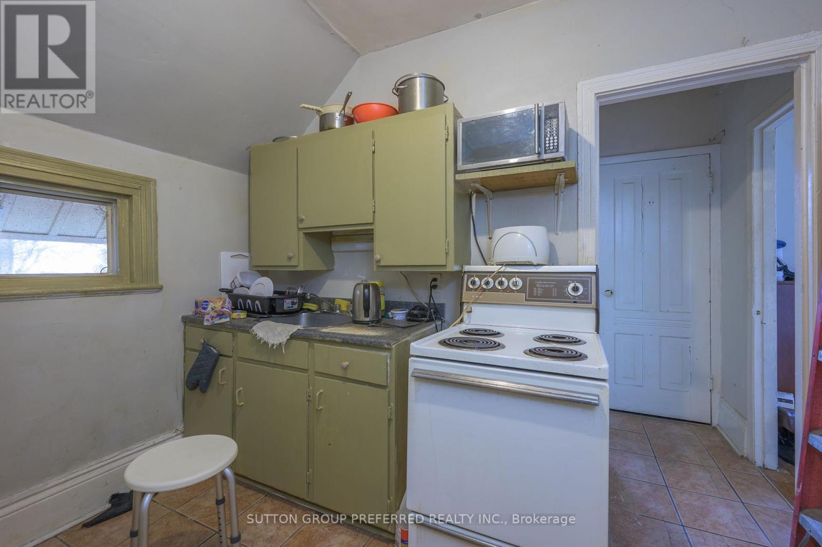 51 Stanley Street, London South, Ontario  N6C 1B2 - Photo 17 - X12055552