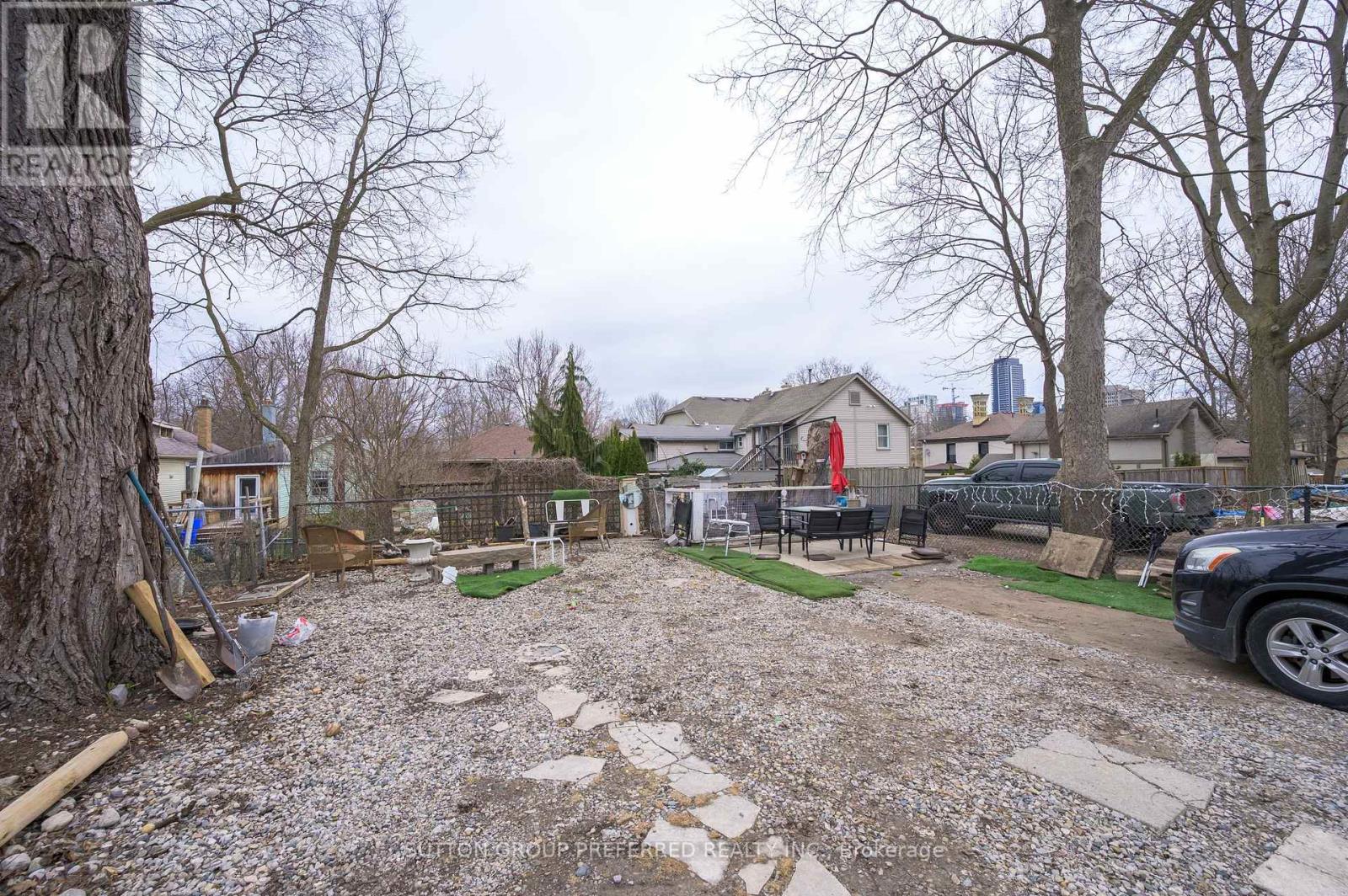 51 Stanley Street, London South, Ontario  N6C 1B2 - Photo 7 - X12055552