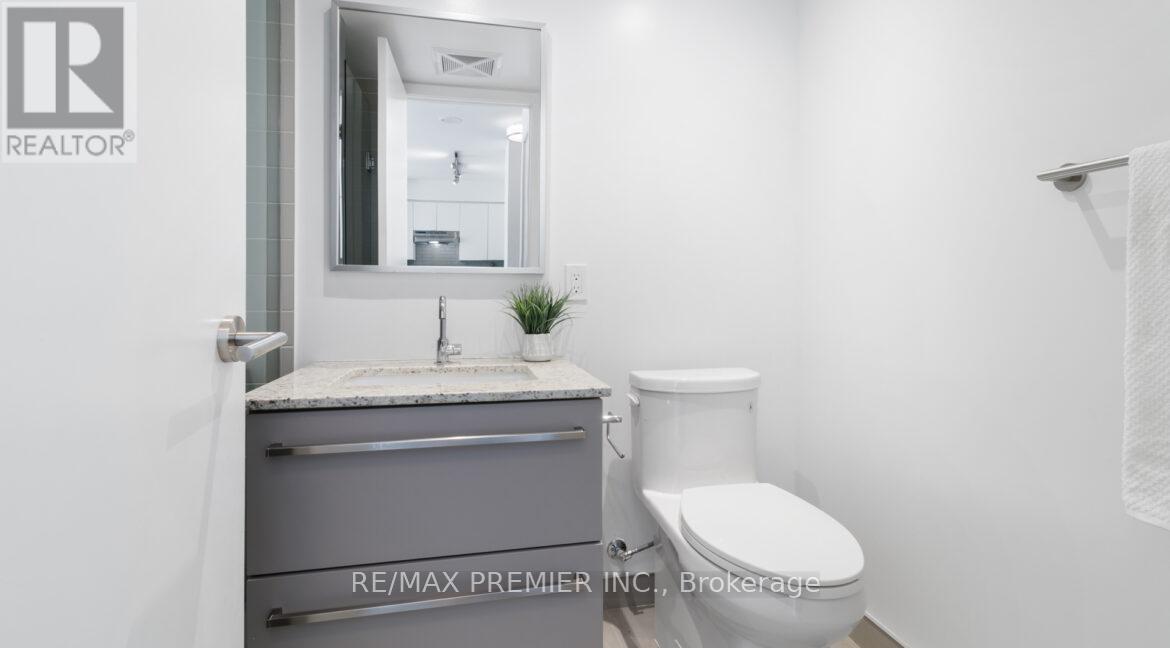 303 - 120 Varna Drive, Toronto (Englemount-Lawrence), Ontario  M6A 0B3 - Photo 9 - C12055570