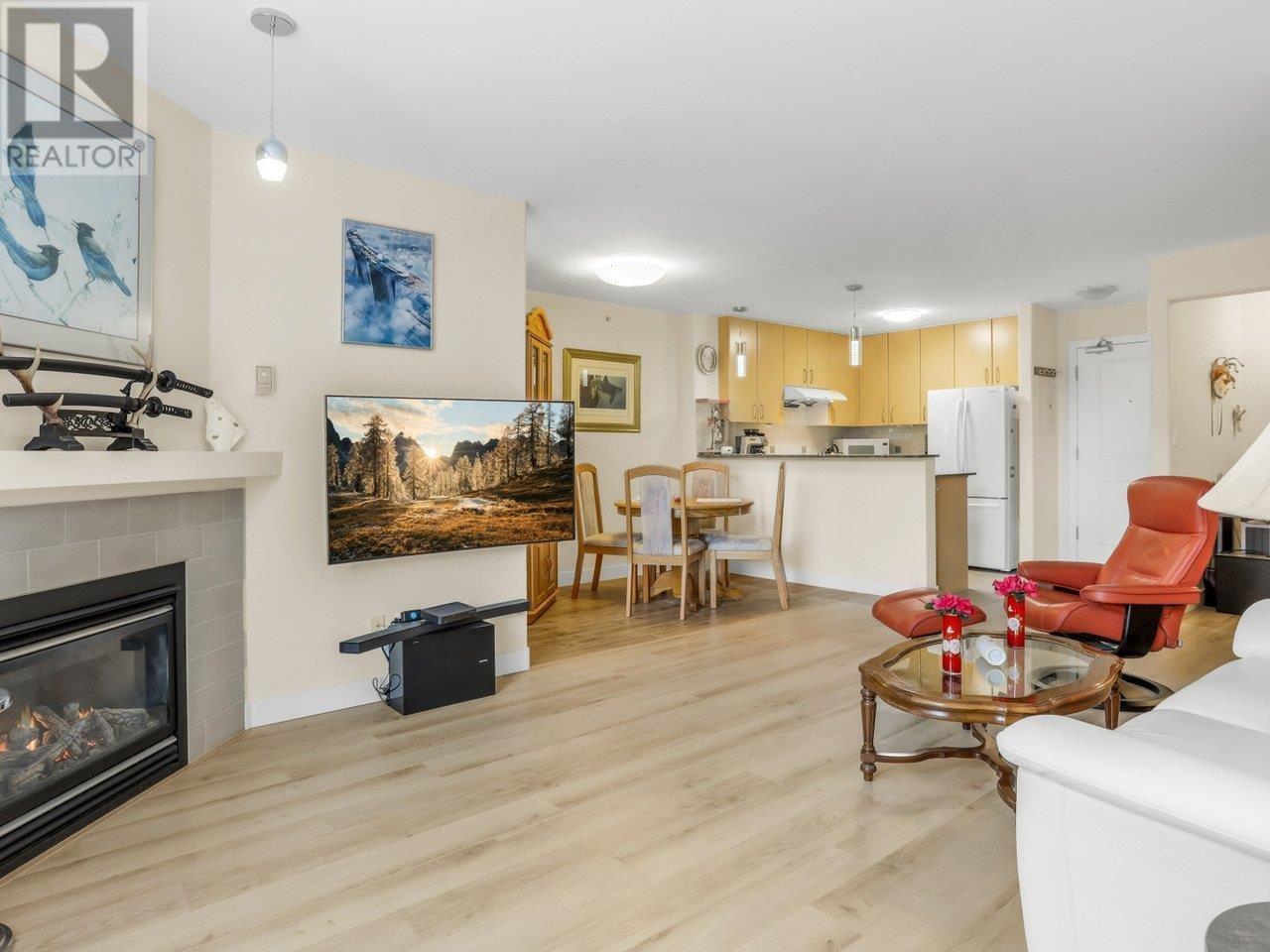 407 8460 Granville Avenue, Richmond, British Columbia  V6Y 4E7 - Photo 2 - R2981578