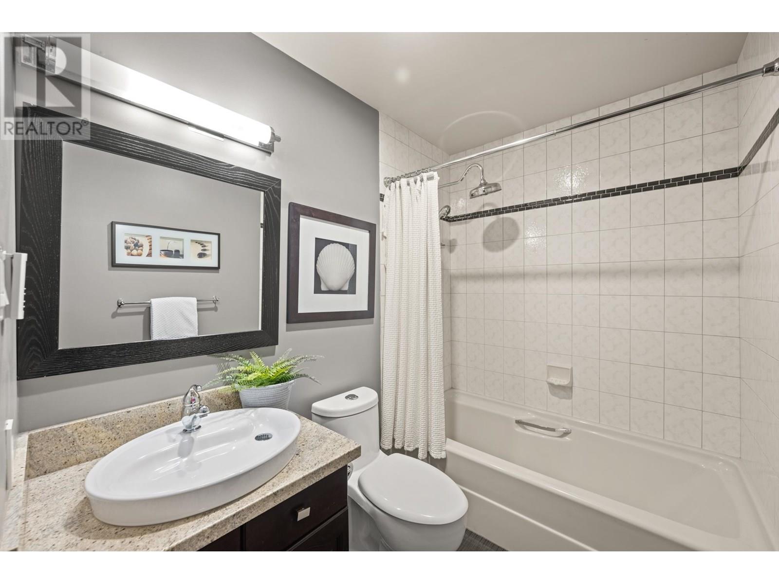 306 2 Renaissance Square, New Westminster, British Columbia  V3M 6K3 - Photo 17 - R2984689