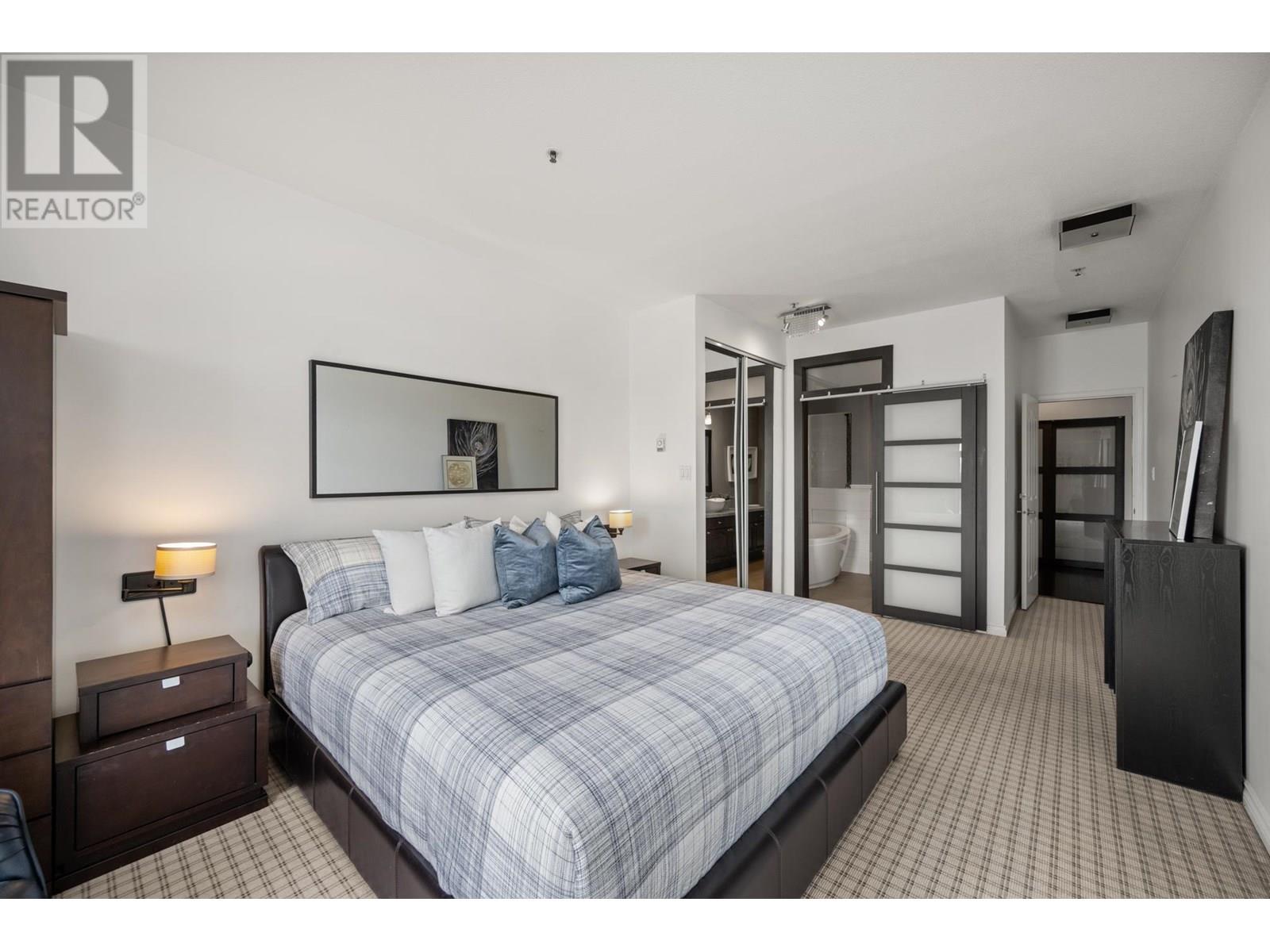 306 2 Renaissance Square, New Westminster, British Columbia  V3M 6K3 - Photo 18 - R2984689