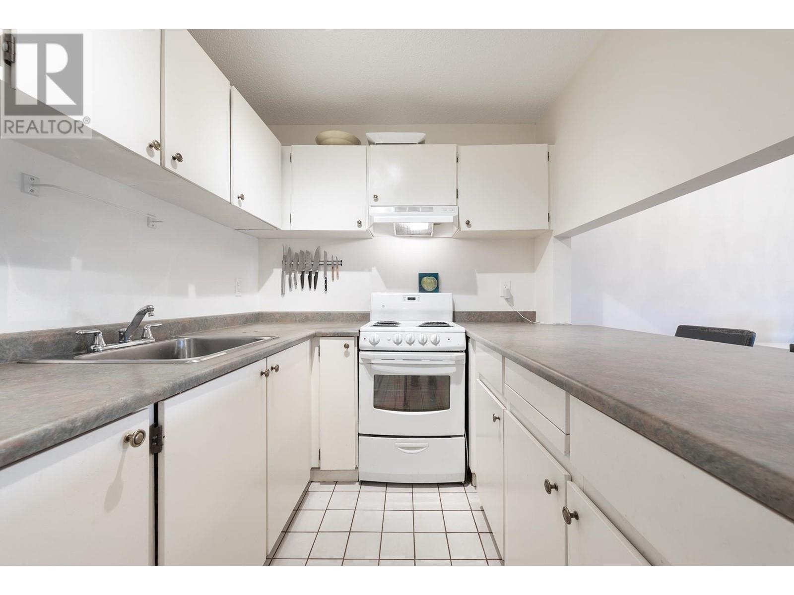 112 1990 W 6th Avenue, Vancouver, British Columbia  V6J 4V4 - Photo 12 - R2984773