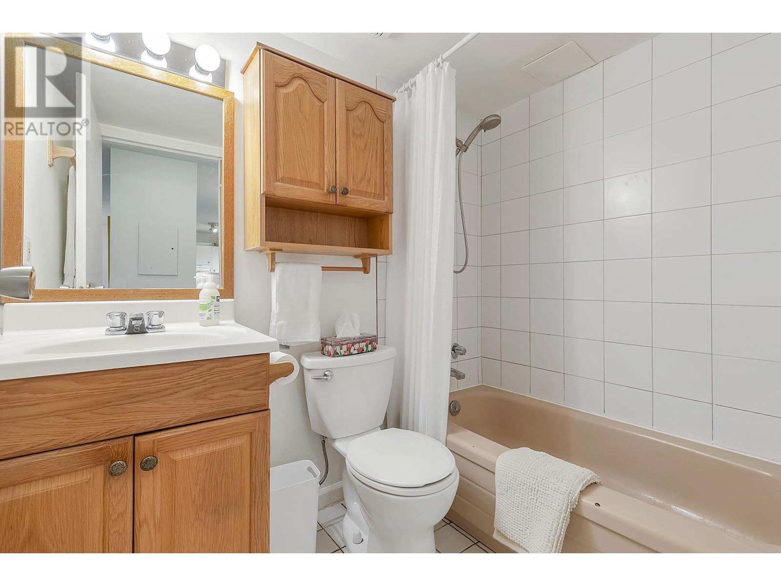 112 1990 W 6th Avenue, Vancouver, British Columbia  V6J 4V4 - Photo 18 - R2984773