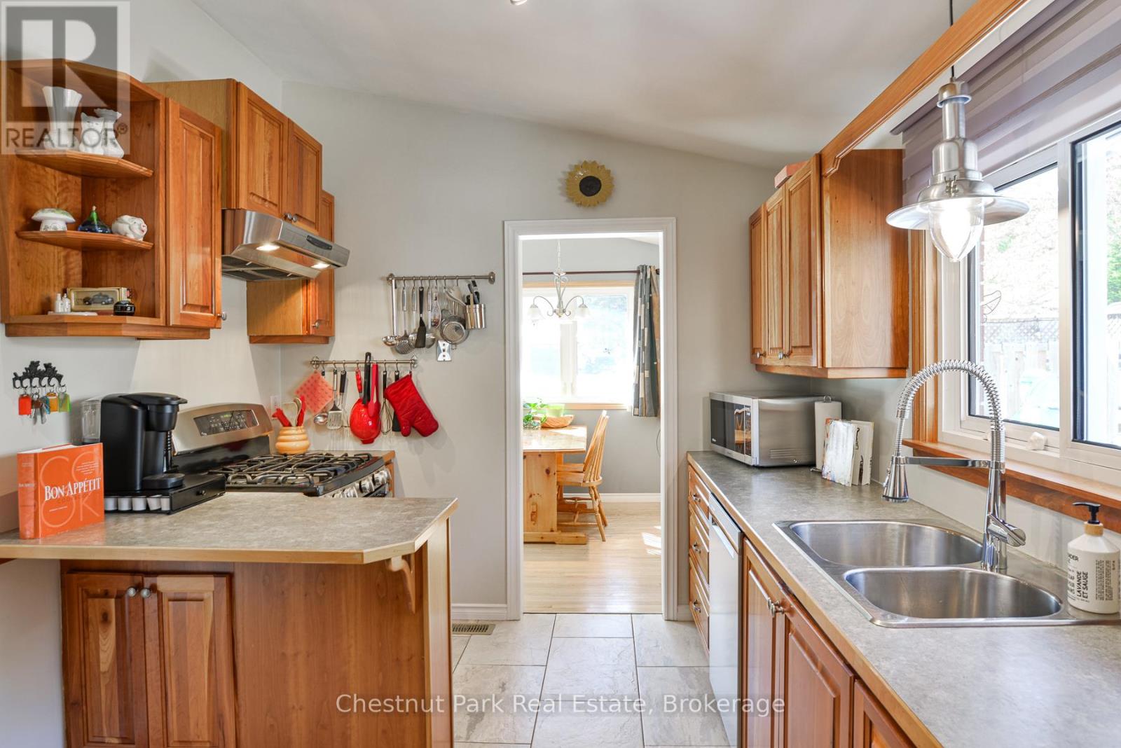 26 Forest View Drive, Huntsville, Ontario  P1H 1E9 - Photo 14 - X12055572