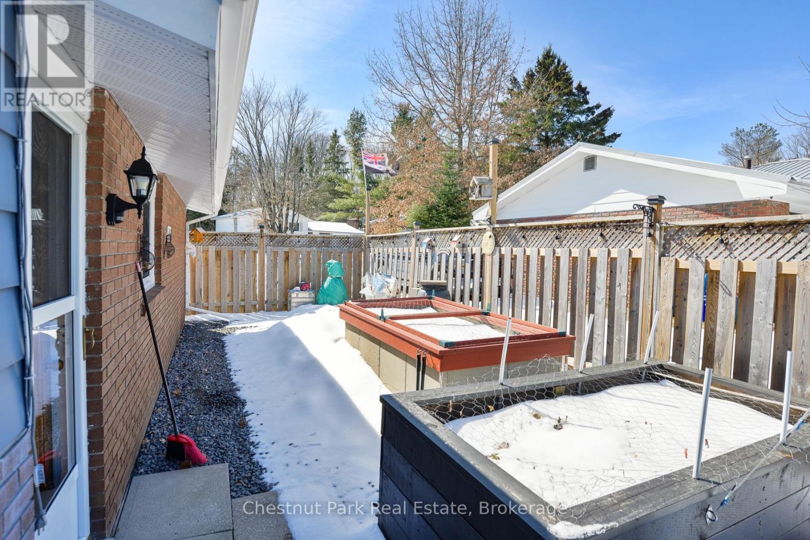 26 Forest View Drive, Huntsville, Ontario  P1H 1E9 - Photo 16 - X12055572