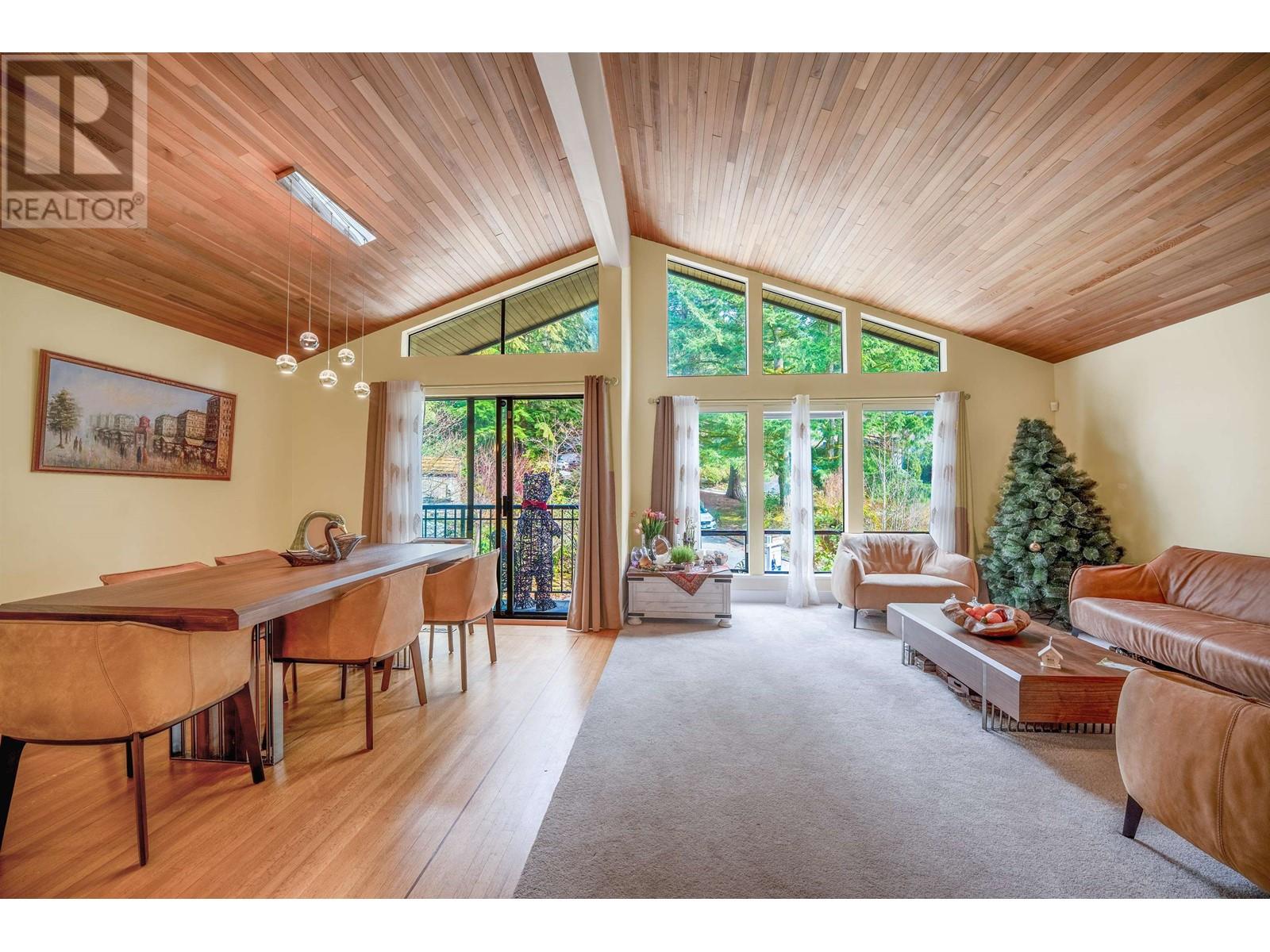 5535 Huckleberry Lane, North Vancouver, British Columbia  V7R 4N9 - Photo 4 - R2984692