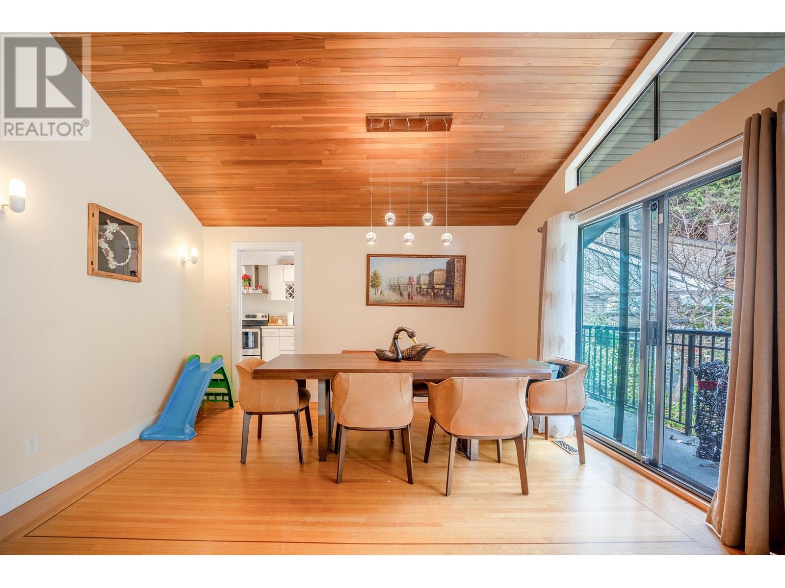 5535 Huckleberry Lane, North Vancouver, British Columbia  V7R 4N9 - Photo 8 - R2984692