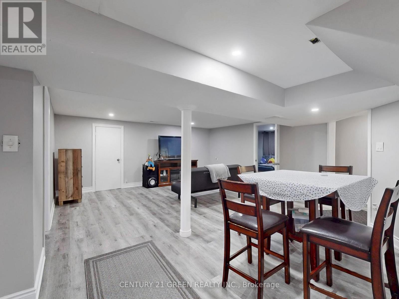117 Redwater Drive, Toronto (Rexdale-Kipling), Ontario  M9W 2A3 - Photo 34 - W12055574