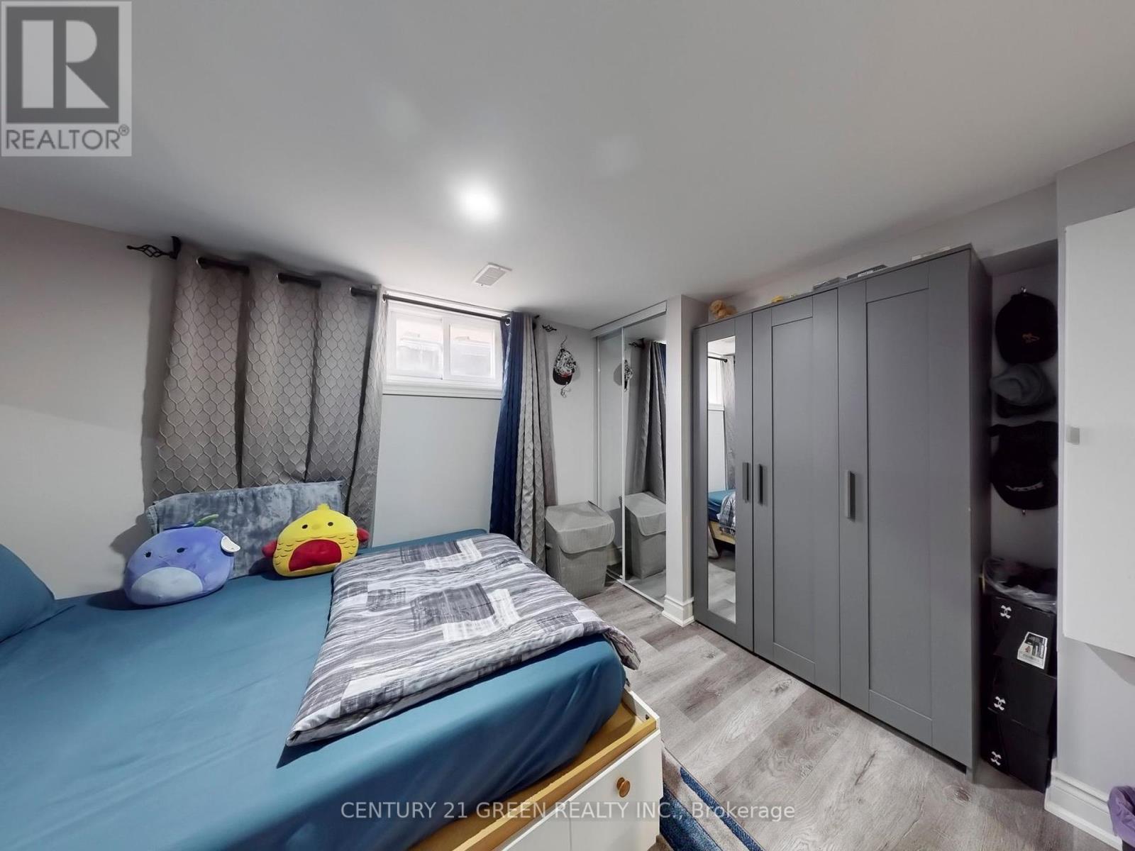 117 Redwater Drive, Toronto (Rexdale-Kipling), Ontario  M9W 2A3 - Photo 40 - W12055574