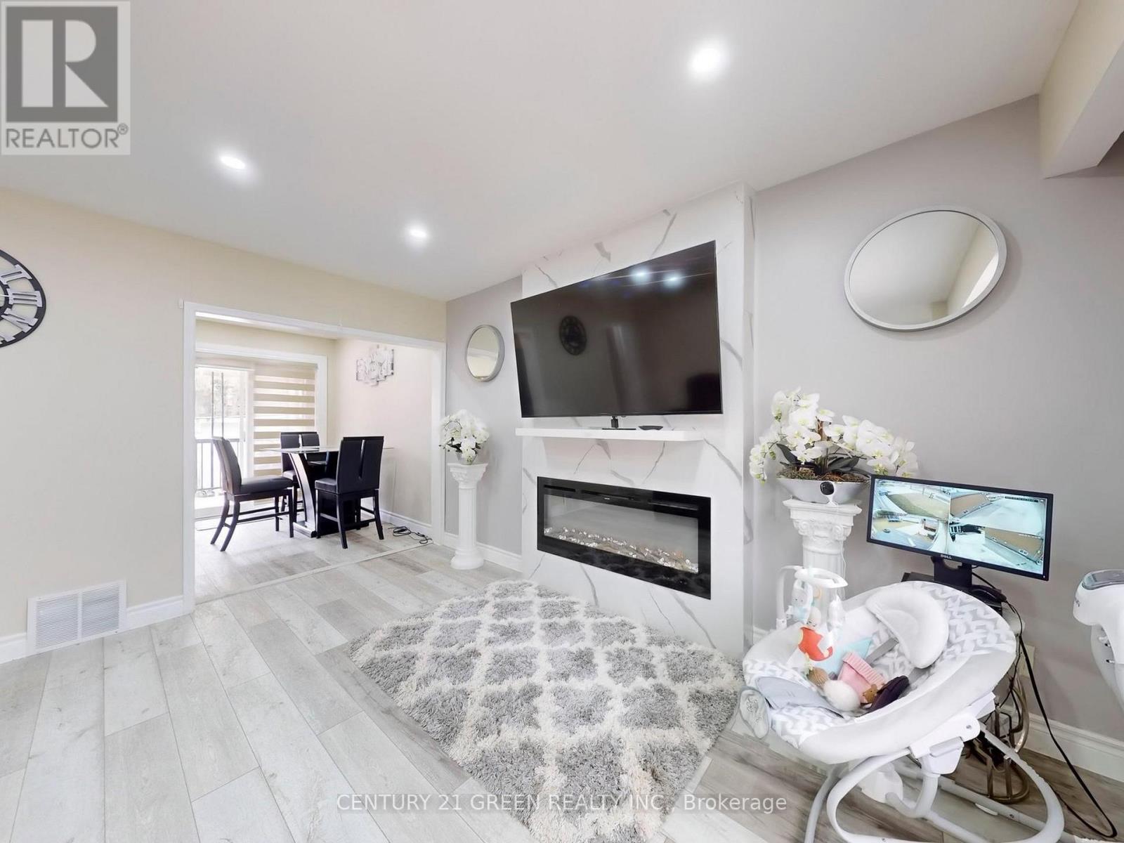 117 Redwater Drive, Toronto (Rexdale-Kipling), Ontario  M9W 2A3 - Photo 5 - W12055574