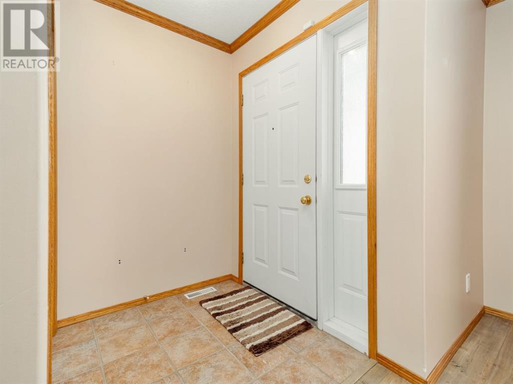 592 6 Street W, Cardston, Alberta  T0K 0K0 - Photo 3 - A2207551
