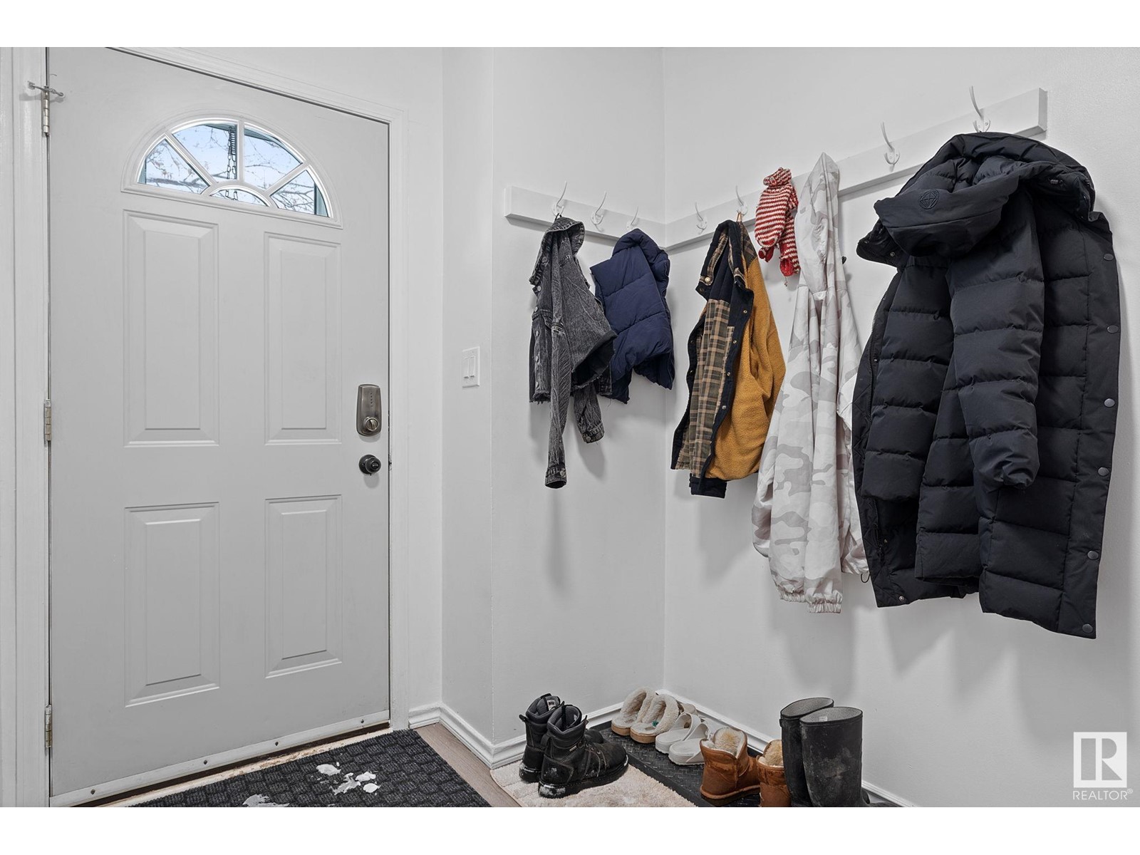 Property at 17116 108 ST NW NW image 4