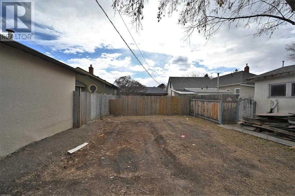 Property at 1024 18 Avenue SE image 3