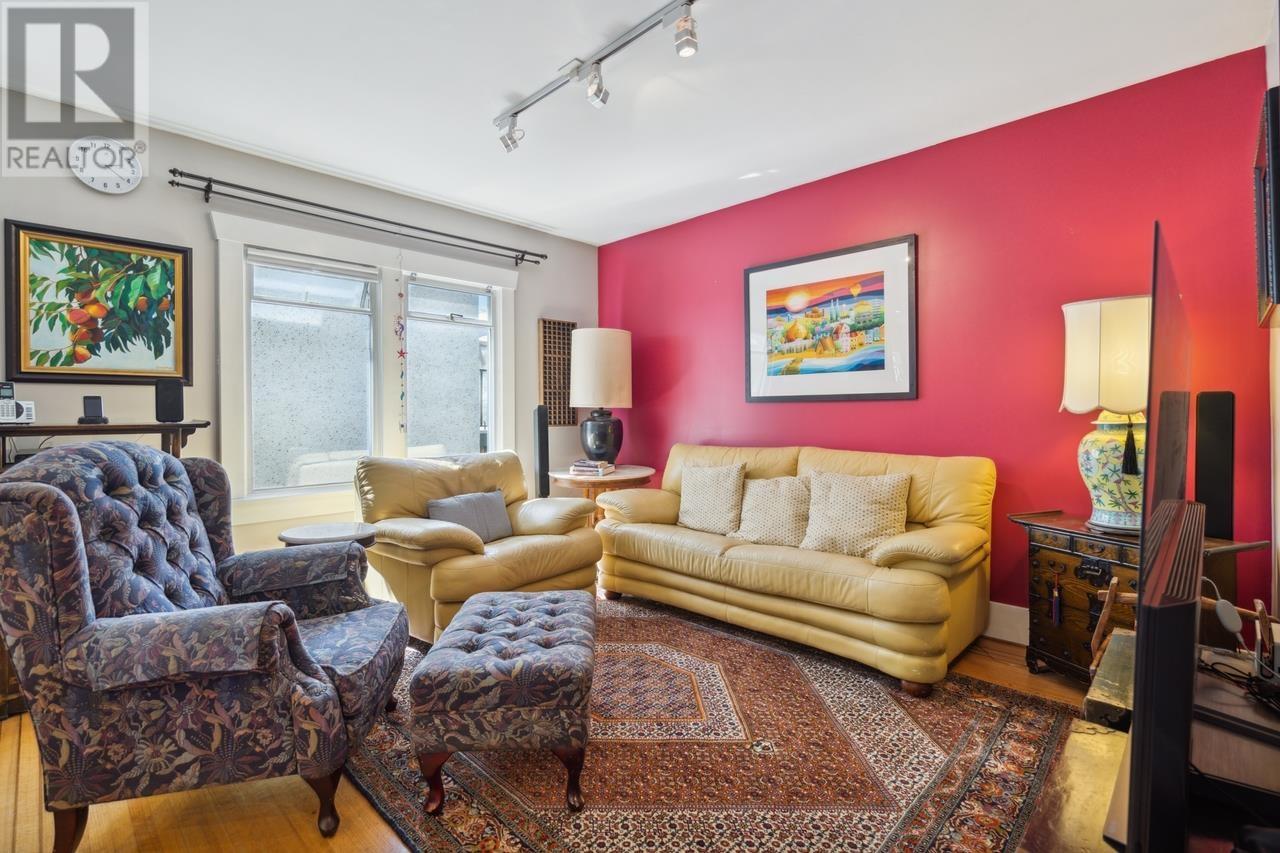 Property at 7915 GOODLAD STREET image 4