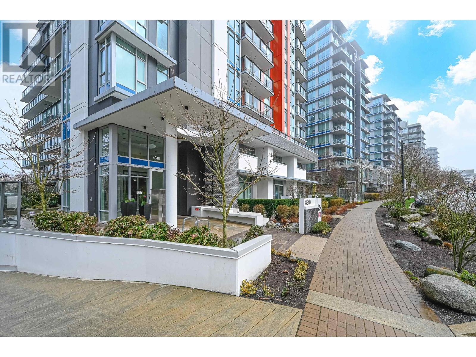 801 8940 University Crescent, Burnaby, British Columbia  V5A 4Y8 - Photo 1 - R2984440