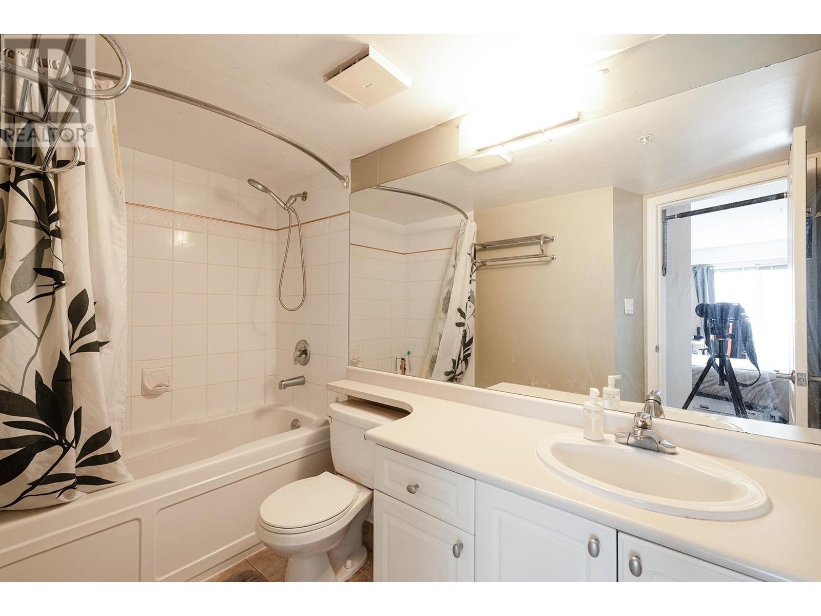 219 5880 Dover Crescent, Richmond, British Columbia  V7C 5P5 - Photo 11 - R2983492