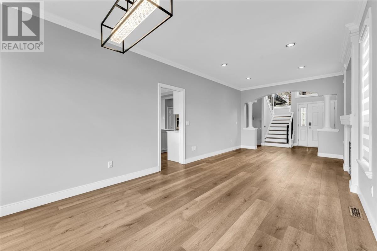Property at 2085 BERKSHIRE CRESCENT image 5