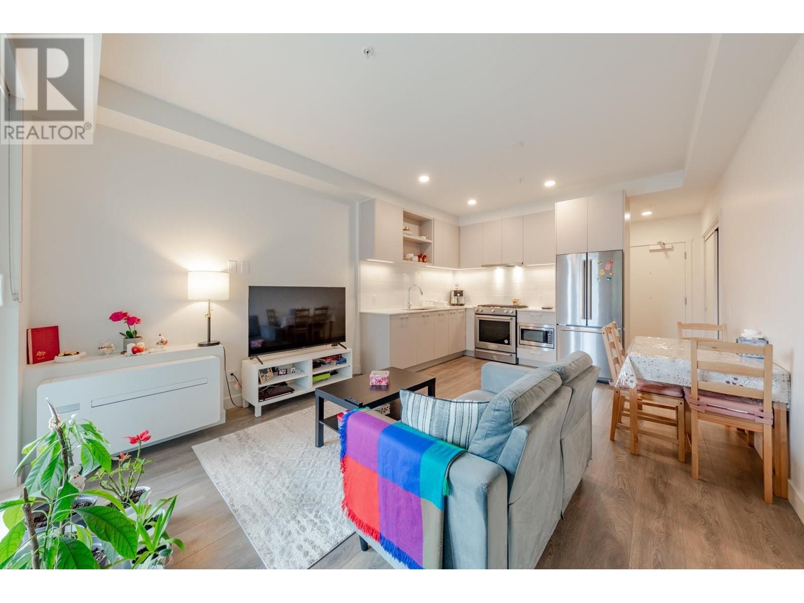 212 735 Anskar Court, Coquitlam, British Columbia  V3J 0L7 - Photo 8 - R2984324
