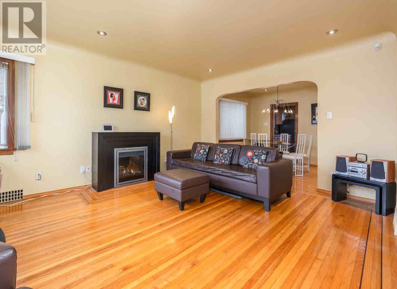 3412 E 23rd Avenue, Vancouver, British Columbia  V5R 1C2 - Photo 4 - R2981182
