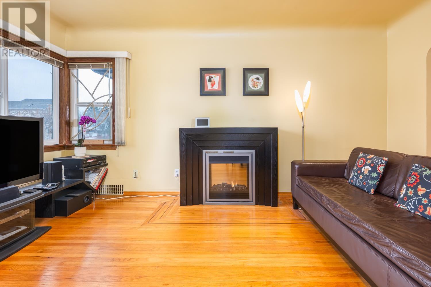 3412 E 23rd Avenue, Vancouver, British Columbia  V5R 1C2 - Photo 3 - R2981182