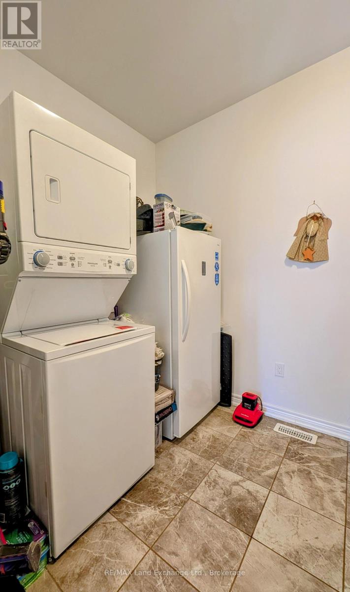205 Jackson Street E, West Grey, Ontario  N0G 1R0 - Photo 10 - X12052890