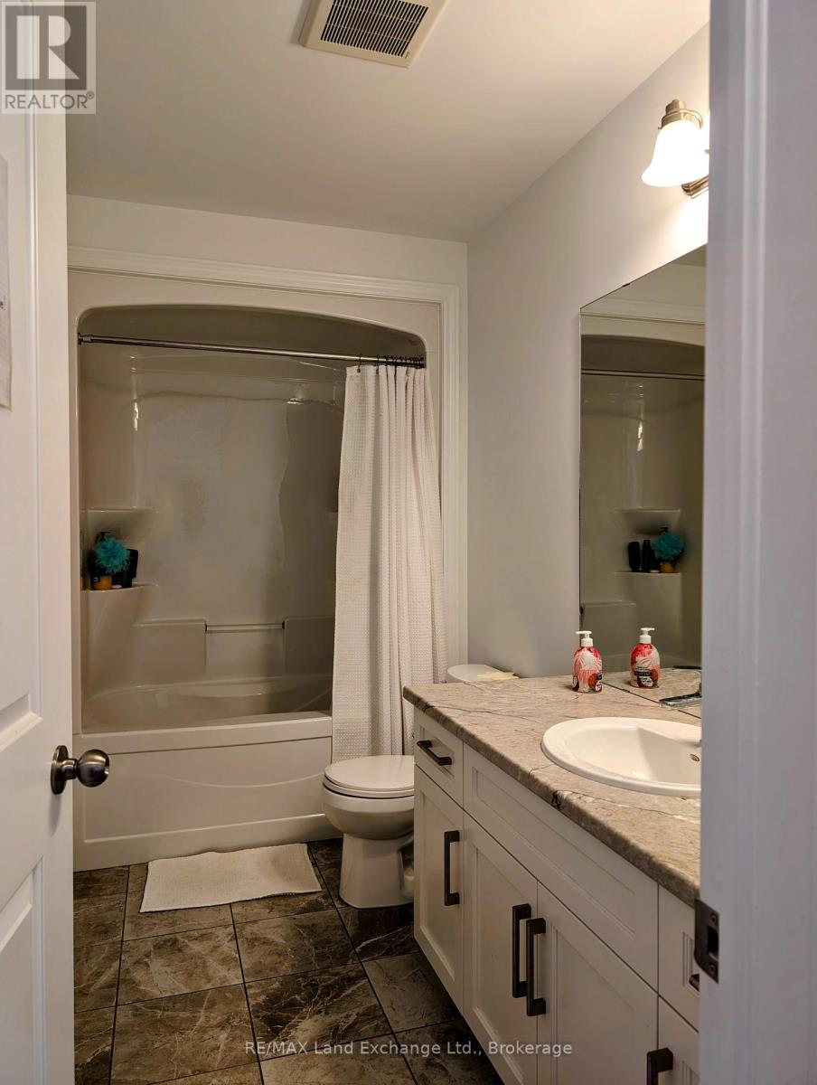 205 Jackson Street E, West Grey, Ontario  N0G 1R0 - Photo 15 - X12052890