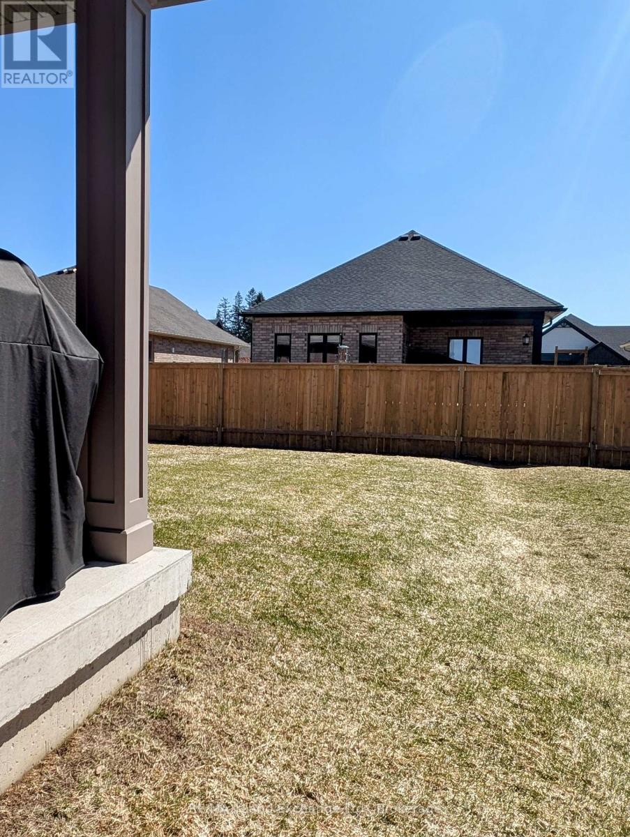 205 Jackson Street E, West Grey, Ontario  N0G 1R0 - Photo 31 - X12052890