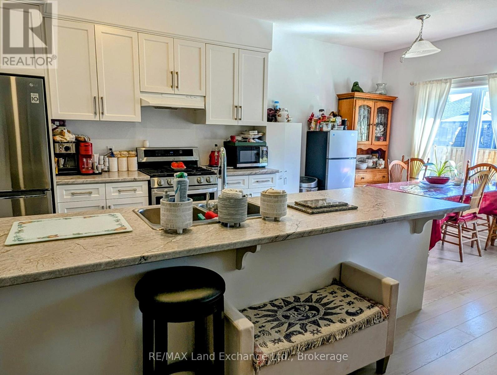 205 Jackson Street E, West Grey, Ontario  N0G 1R0 - Photo 6 - X12052890