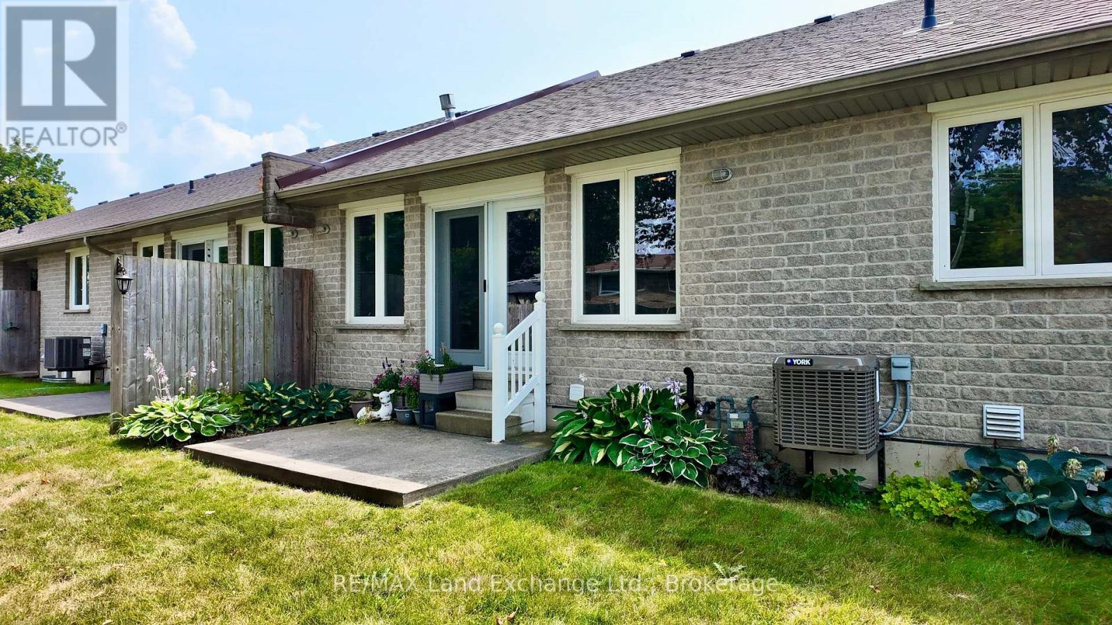 643 Pipers Court, Kincardine, Ontario  N2Z 0A1 - Photo 13 - X12055632