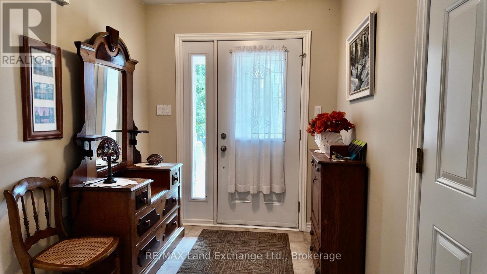 643 Pipers Court, Kincardine, Ontario  N2Z 0A1 - Photo 3 - X12055632