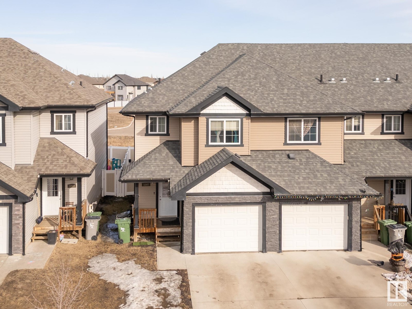Property at 3207 67 ST image 1