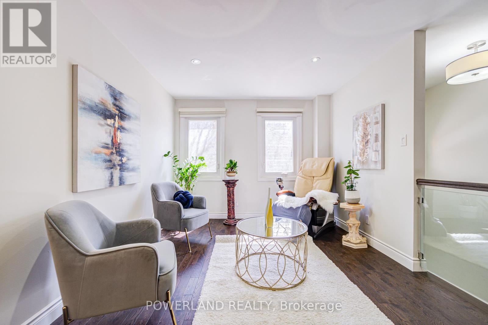 20 Coatsworth Crescent N, Toronto, Ontario  M4C 5P6 - Photo 7 - E12055591