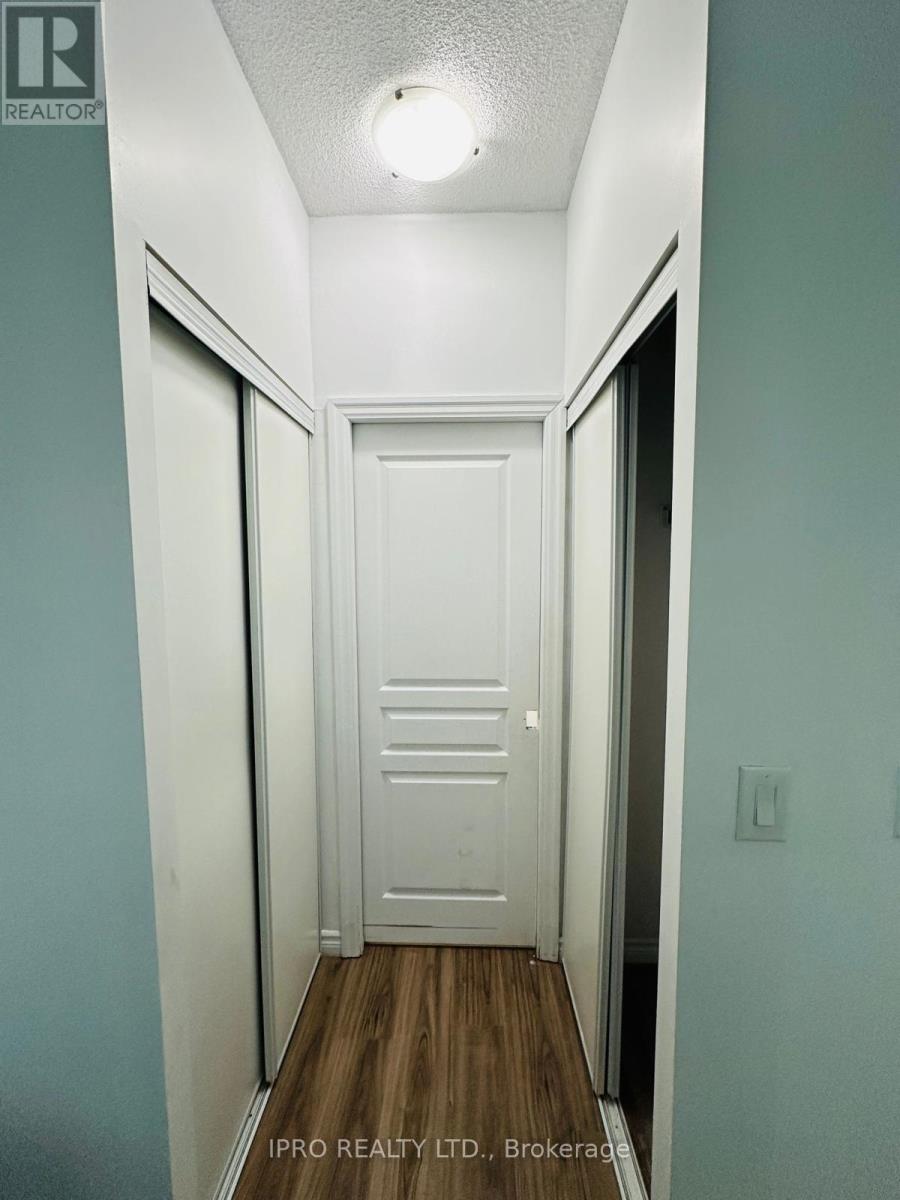 1508 - 225 Webb Drive, Mississauga, Ontario  L5B 4P2 - Photo 15 - W12051387
