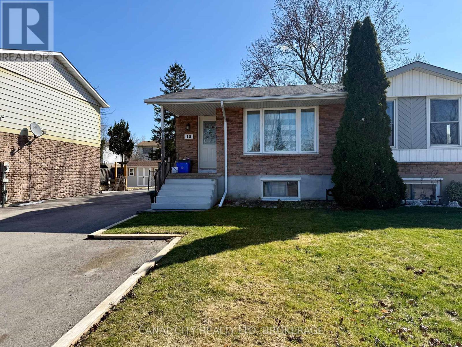 Property at 10 BALDWIN CIRCLE image 3