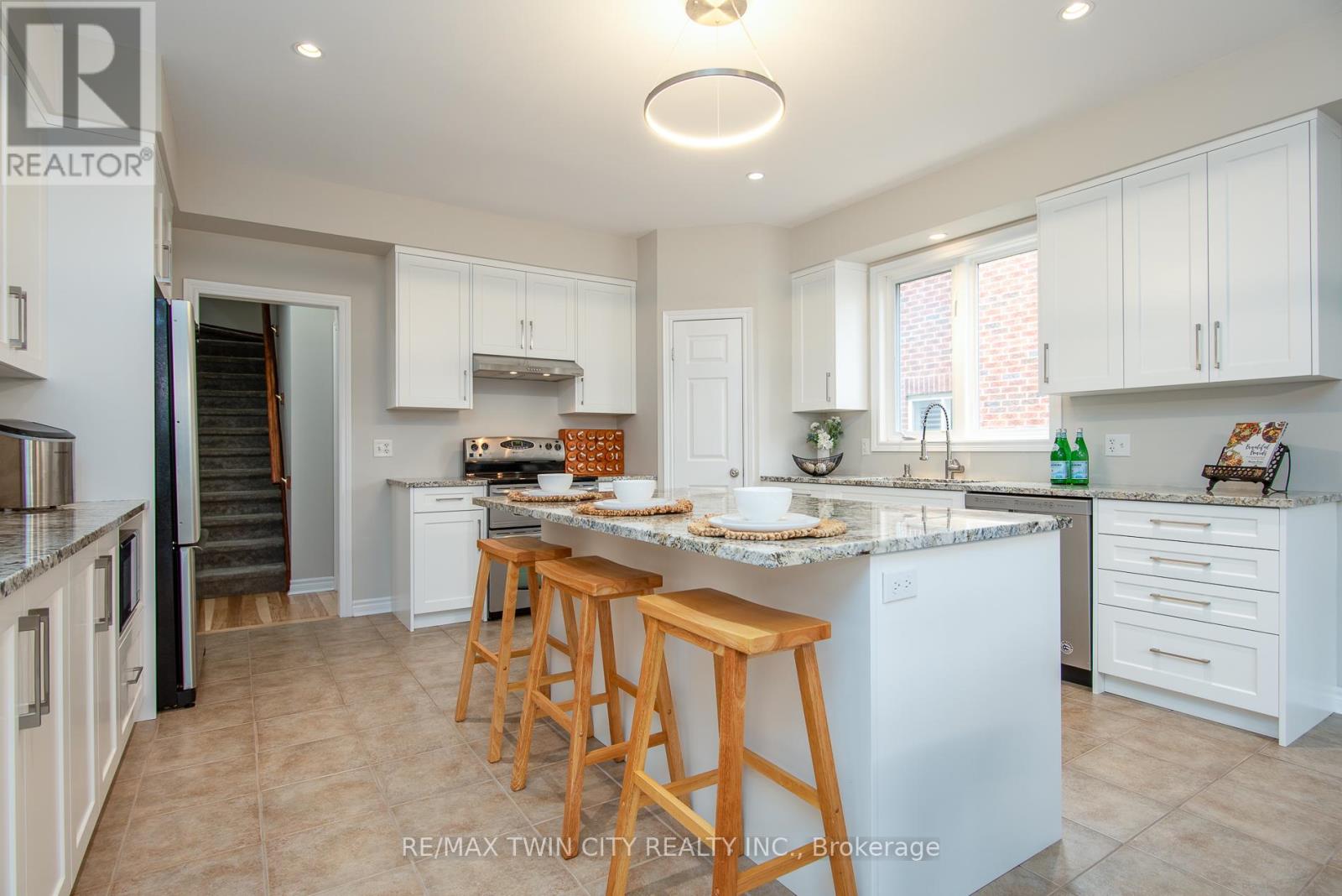 508 Topper Woods Crescent, Kitchener, Ontario  N2P 2Y4 - Photo 27 - X12055650