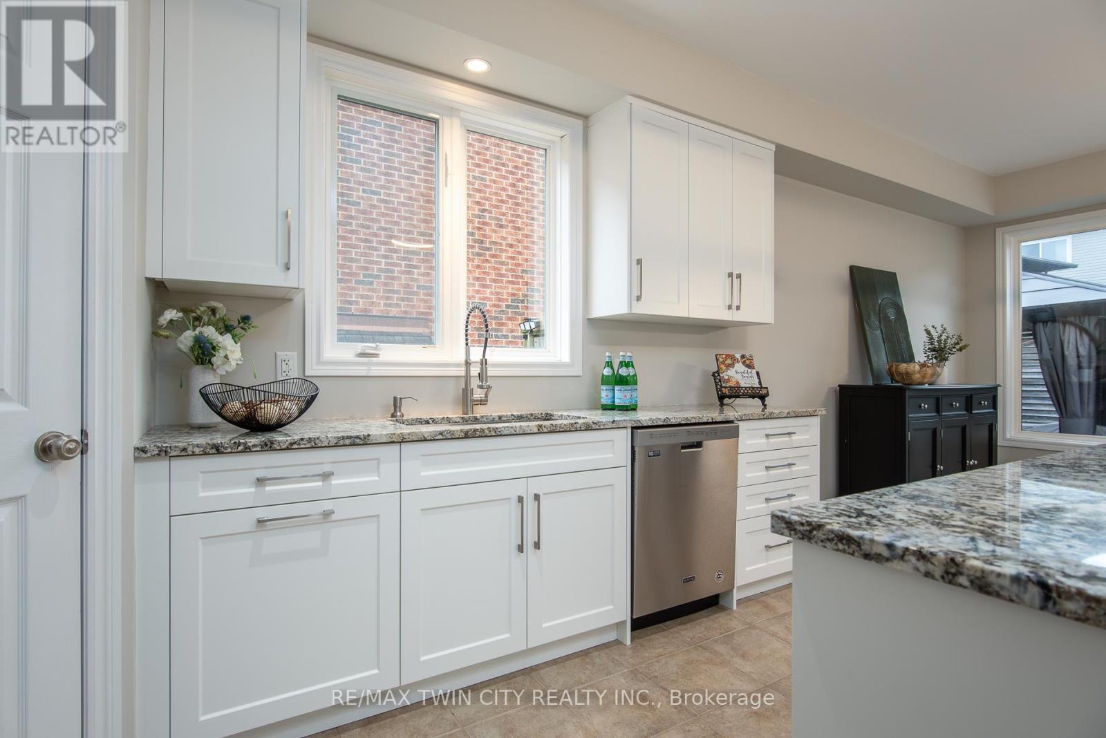 508 Topper Woods Crescent, Kitchener, Ontario  N2P 2Y4 - Photo 31 - X12055650