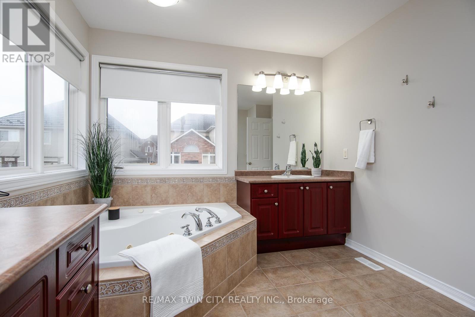 508 Topper Woods Crescent, Kitchener, Ontario  N2P 2Y4 - Photo 39 - X12055650