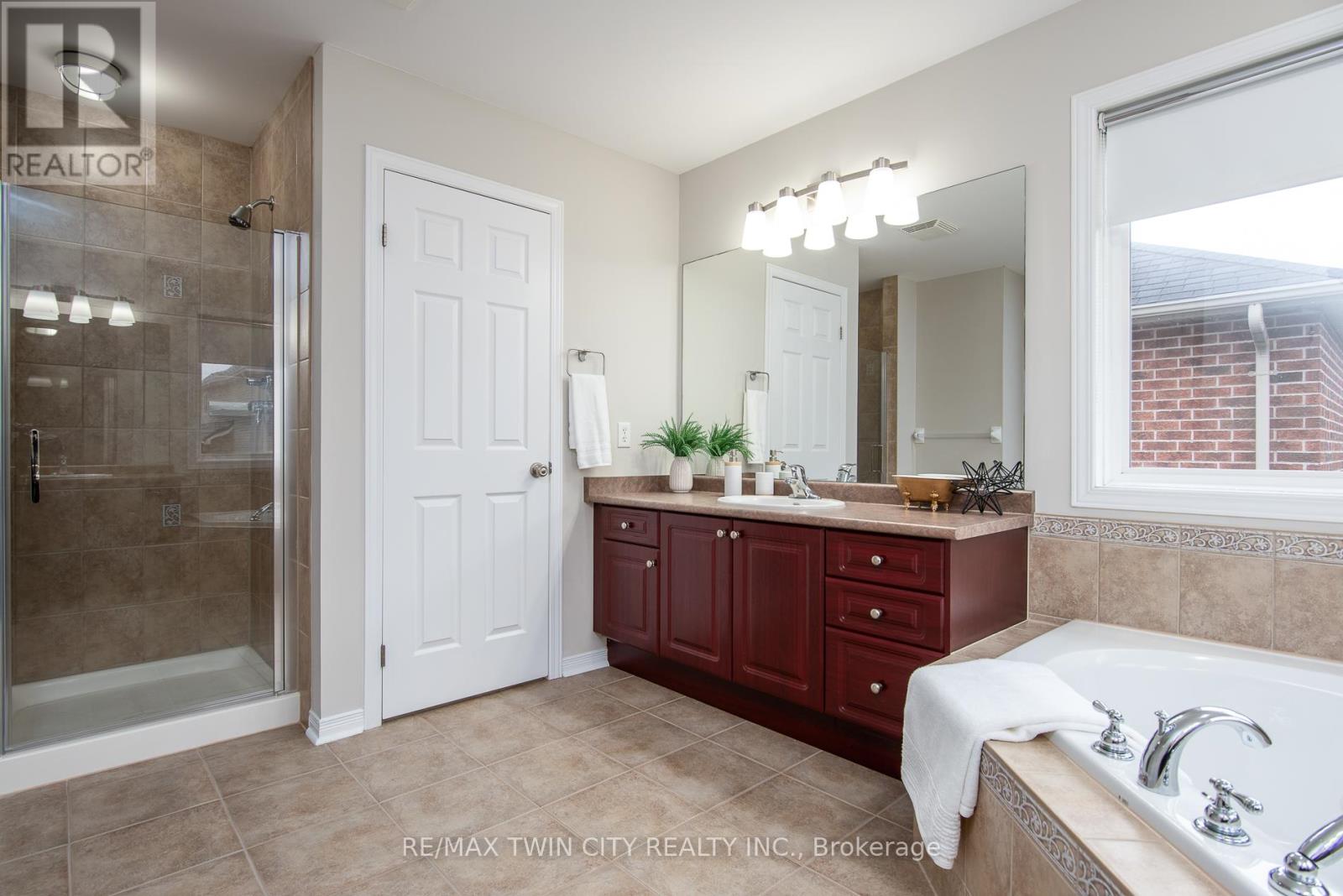 508 Topper Woods Crescent, Kitchener, Ontario  N2P 2Y4 - Photo 40 - X12055650