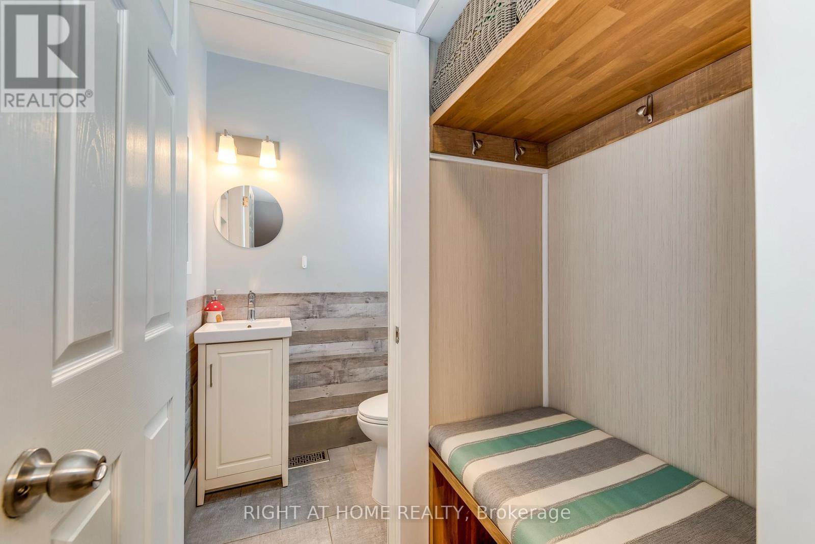 Property at 10 - 153 LIMERIDGE ROAD W image 3