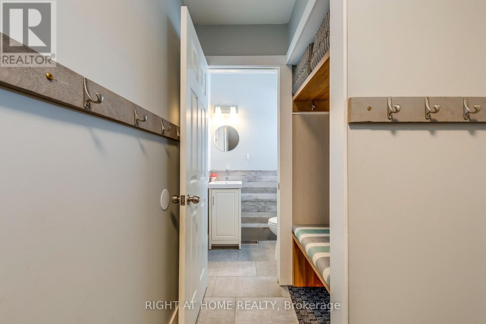 Property at 10 - 153 LIMERIDGE ROAD W image 4