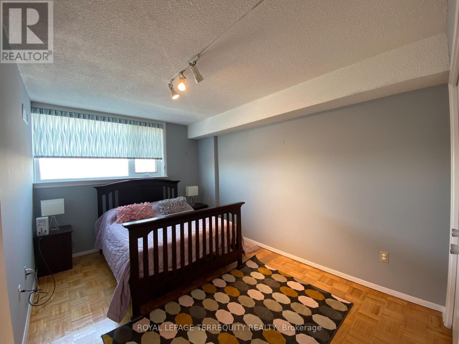 1501 - 270 Scarlett Road, Toronto (Rockcliffe-Smythe), Ontario  M6N 4X7 - Photo 14 - W12055626
