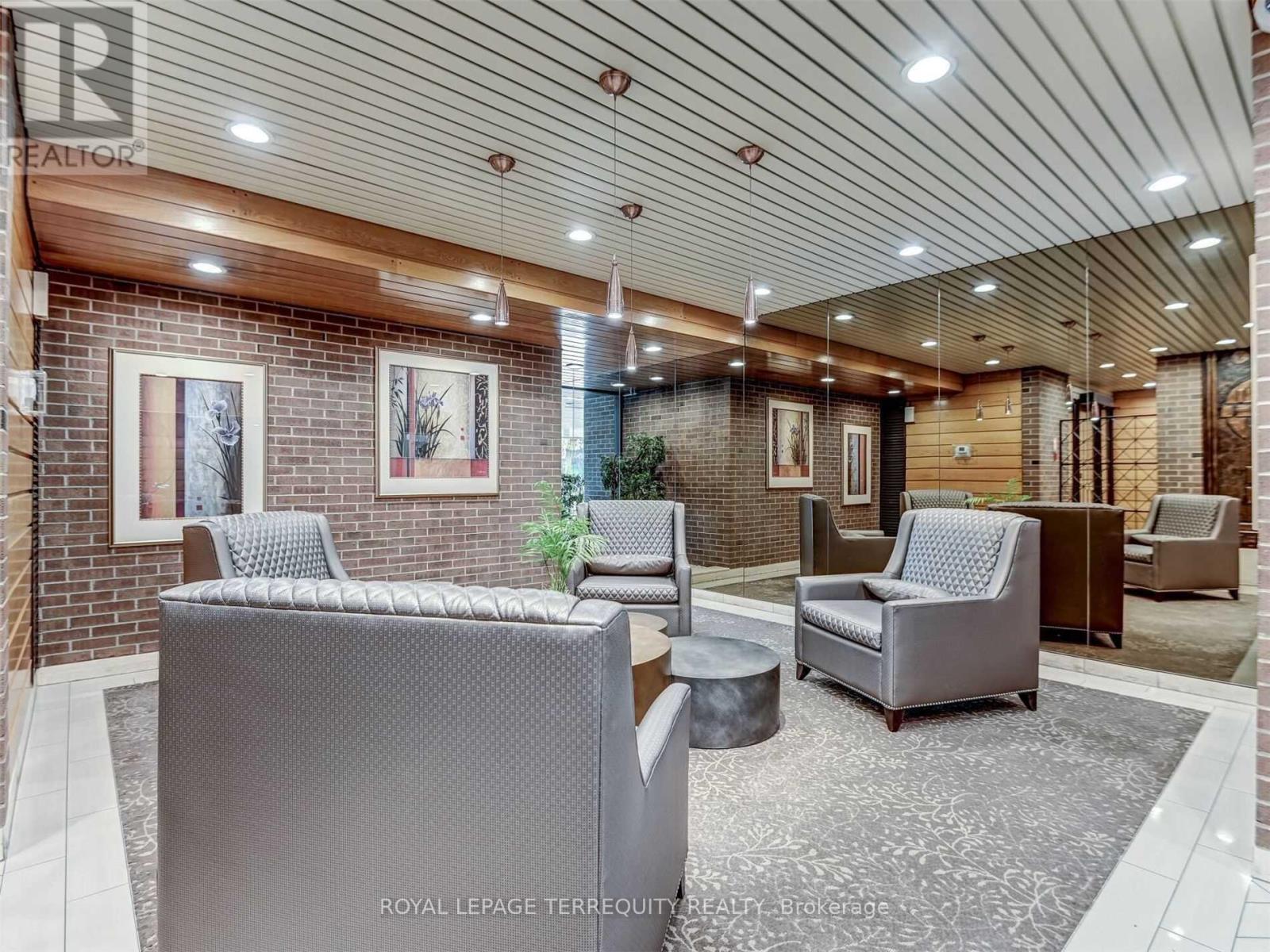 1501 - 270 Scarlett Road, Toronto (Rockcliffe-Smythe), Ontario  M6N 4X7 - Photo 4 - W12055626