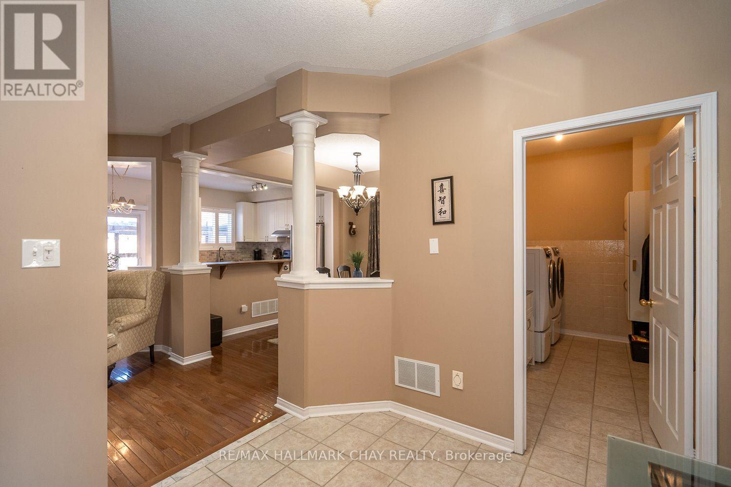 24 Bushberry Road, Brampton (Snelgrove), Ontario  L7A 1L3 - Photo 10 - W12055662