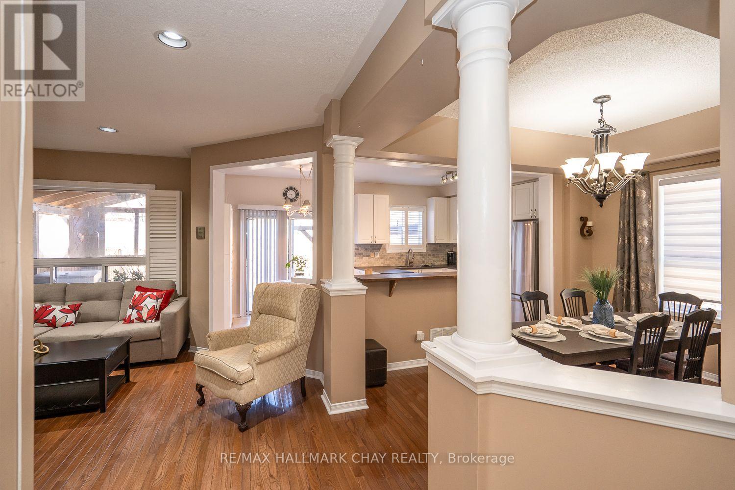 24 Bushberry Road, Brampton (Snelgrove), Ontario  L7A 1L3 - Photo 11 - W12055662